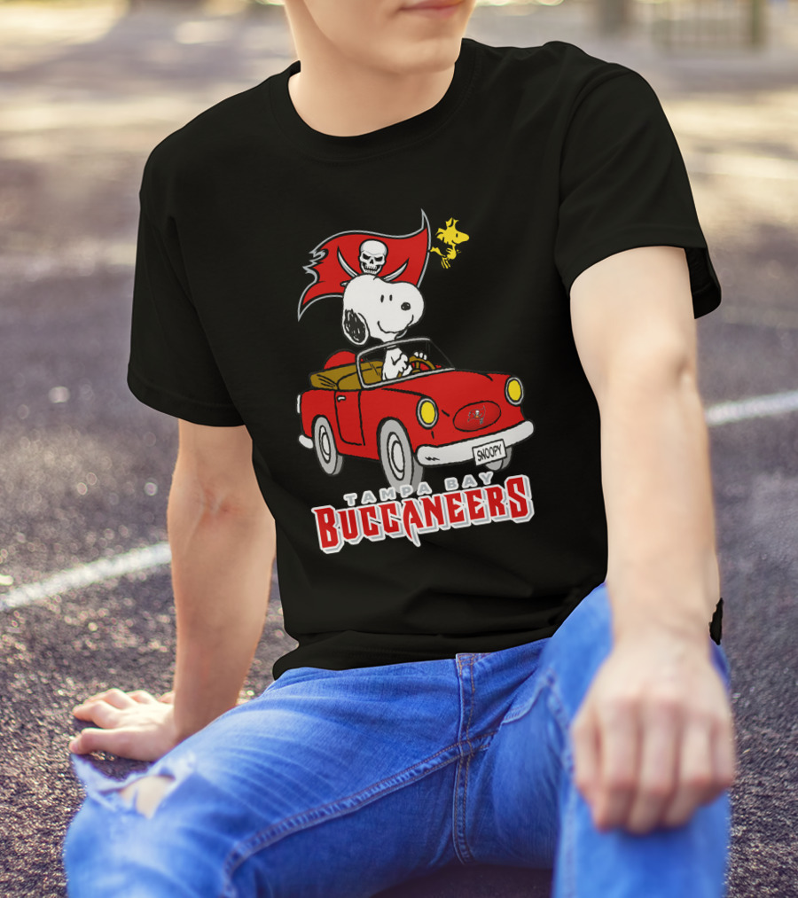Tampa Bay Buccaneers Snoopy Driving Peanuts Woodstock Car Football Fan T-Shirt