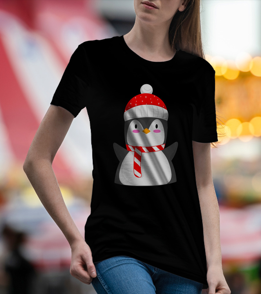 Pinguine Christmas Winter Penguin With Red Snowy Hat And Striped Scarf T-Shirt