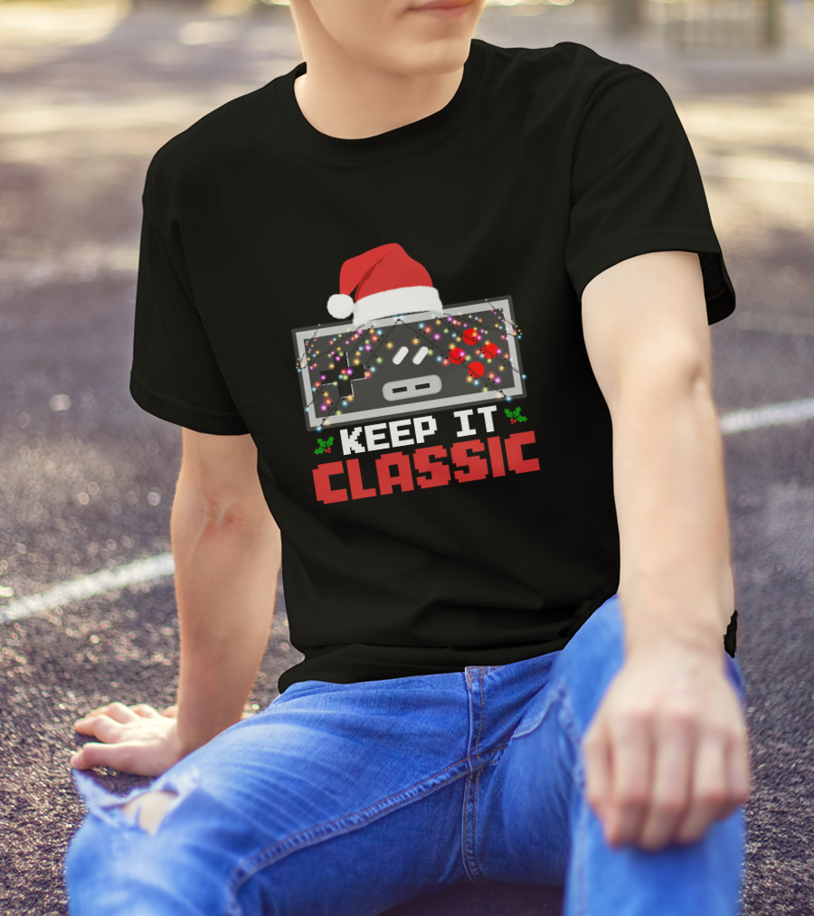 Keep It Classic Christmas Day Retro Controller Santa Hat Lights T-Shirt