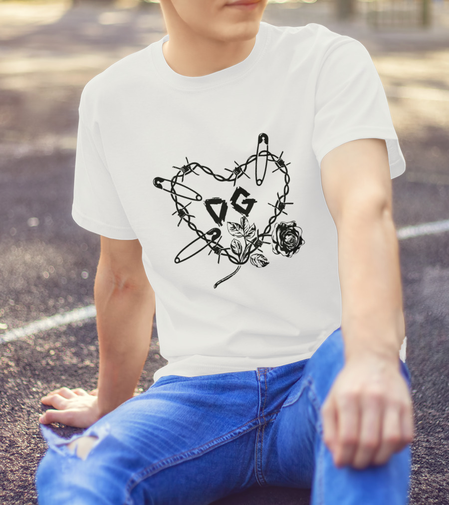 DG Barbed Wire Heart Safety Pin Rose Print T-Shirt