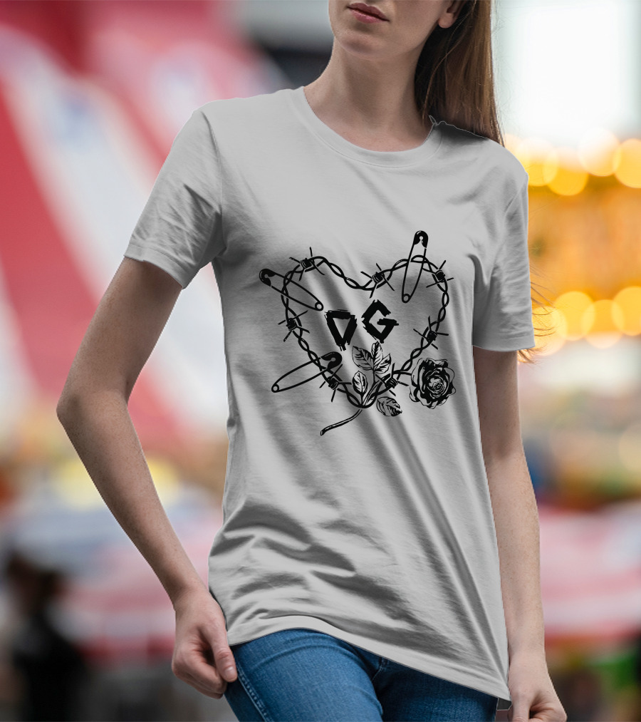DG Barbed Wire Heart Safety Pin Rose Print T-Shirt