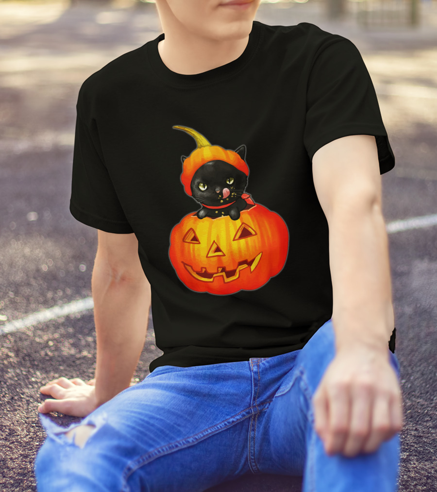 Funny Halloween Cats And Pumpkins With Scary Black Cat T-Shirt