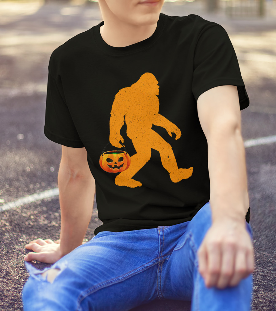 Funny Bigfoot Halloween Jack-o'-Lantern T-Shirt
