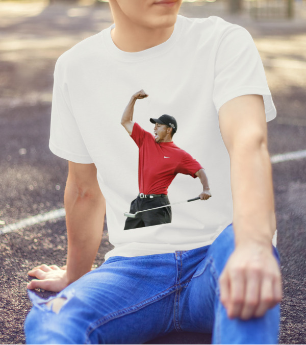 Tiger Woods Golf Victory Red Putter T-Shirt