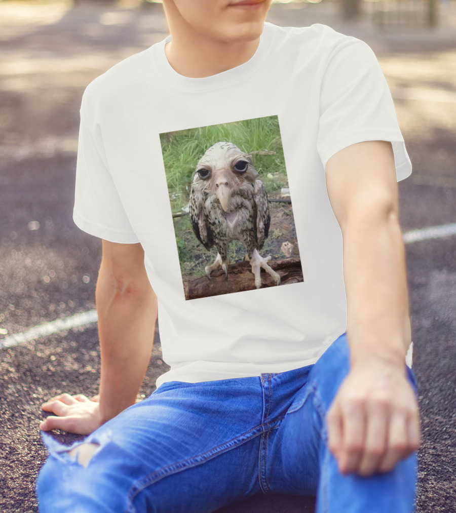 LAMONTS Unique Bird Creature With Big Eyes And Distinct Features T-Shirt