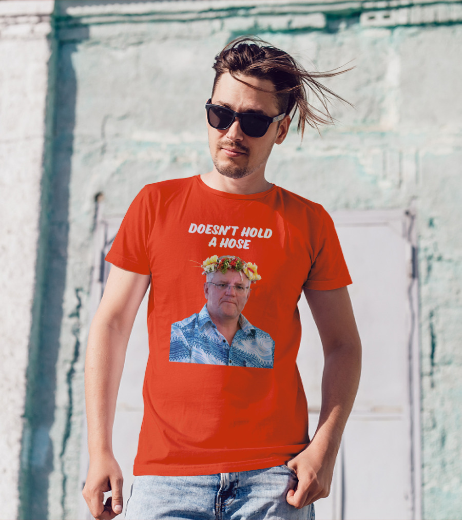 DOESN’T HOLD A HOSE FLORAL SHIRT T-Shirt
