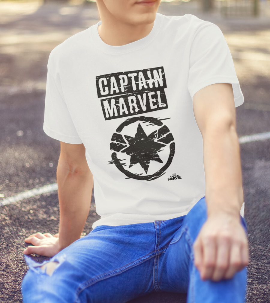 Captain Marvel Distressed Star Emblem With Painted Circle T-Shirt