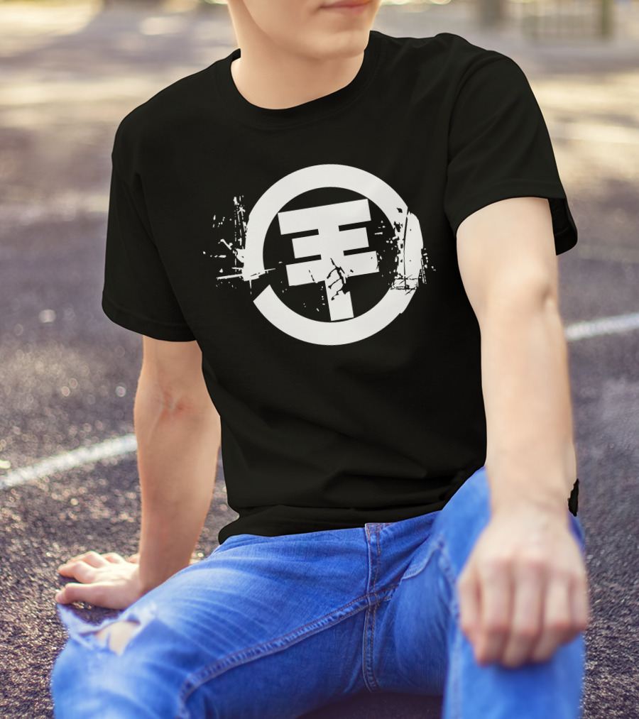 Tokio Hotel Logo Grunge Style German Rock Band T-Shirt