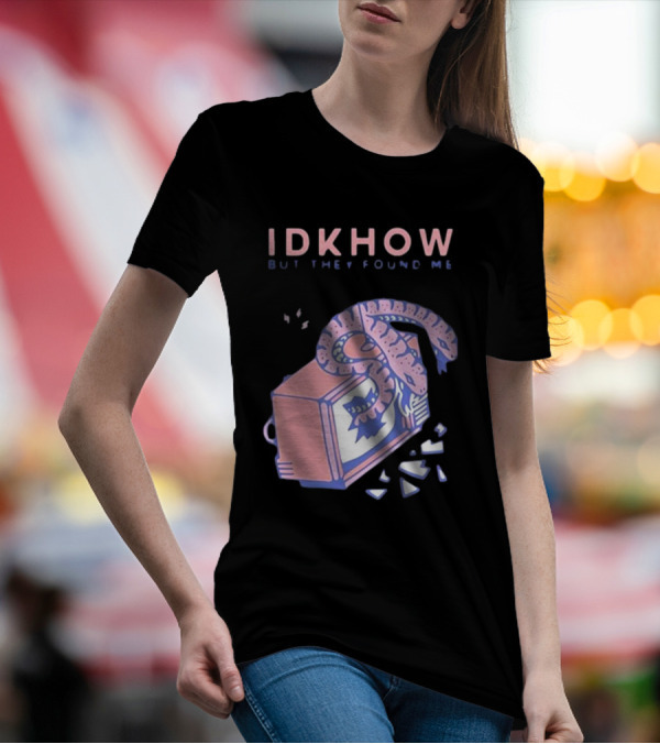 IDKhow But They Found Me Snake Crushed TV Pastel Pink Blue Image T-Shirt
