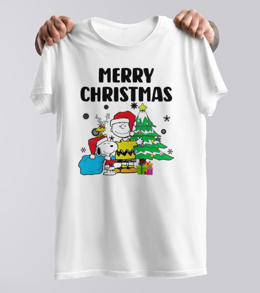 Charlie Snoopy Woodstock Merry Christmas Tree Santa Hats T-Shirt