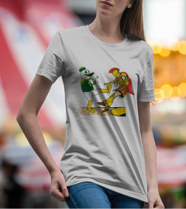 USC Trojans Versus Oregon Ducks Kick Scene T-Shirt
