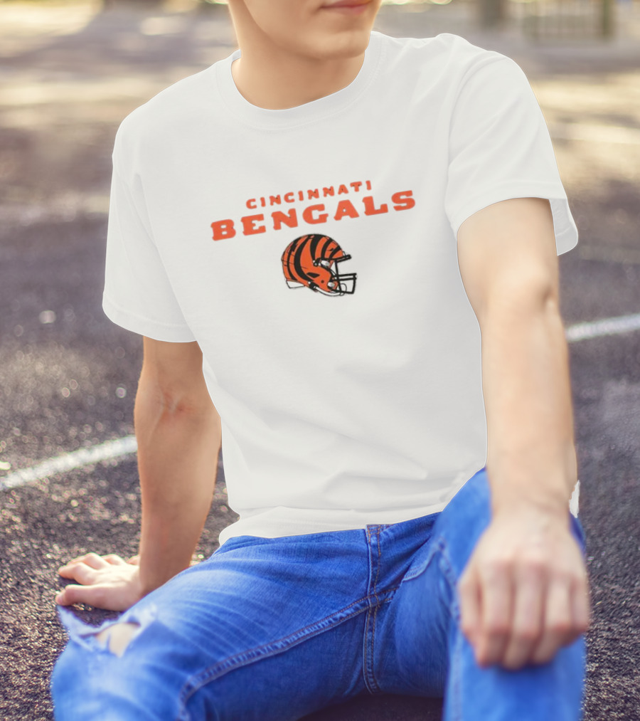 Logan Wilson Cincinnati Bengals 55 Number Helmet T-Shirt
