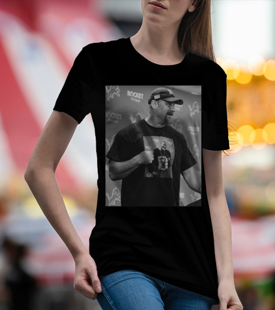 Holmes Pulling Hilarious Rocket Mortgage Lions T-Shirt