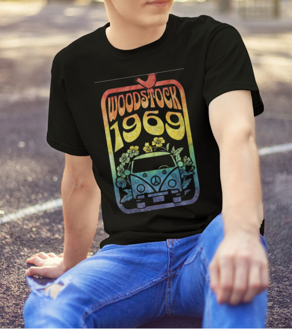 Woodstock 1969 Colorful Campervan Peace Symbol With Flowers T-Shirt
