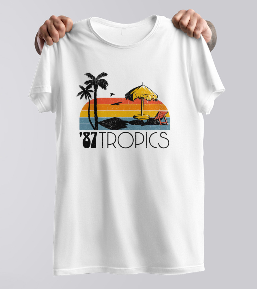 '87 Tropics Palm Beach Sunset Umbrella Lounge Chair T-Shirt