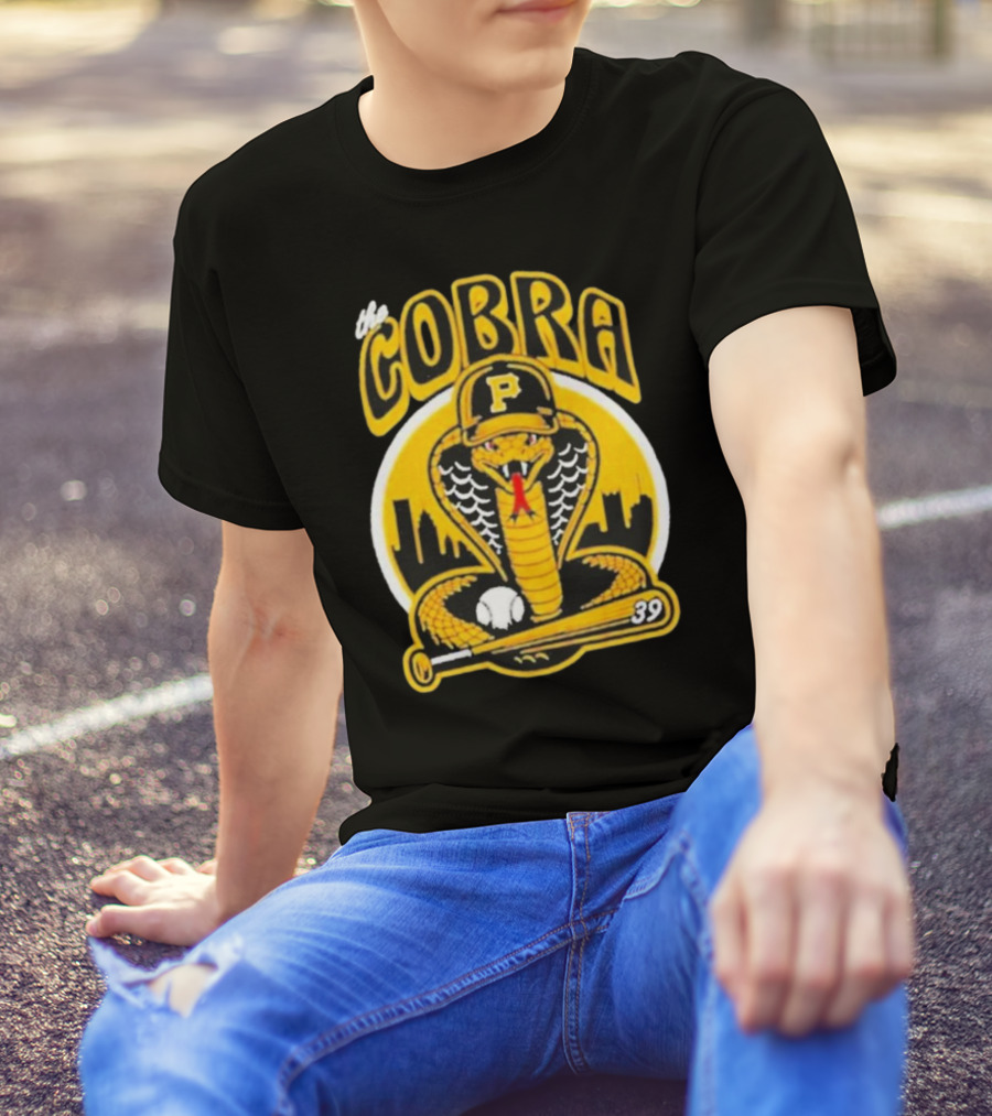 The Cobra Pittsburgh Pirates Baseball Bat City Skyline 39 T-Shirt