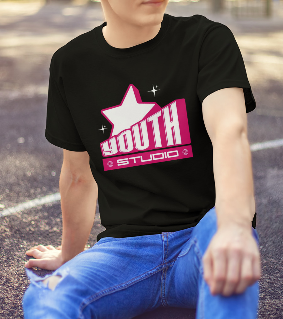 Youth Studio Magenta Y2k Streetwear T-Shirt