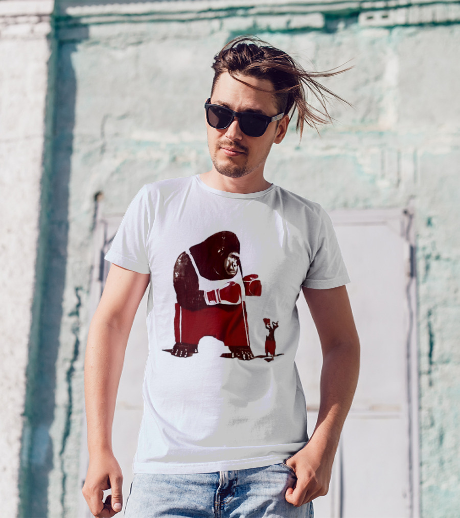 Gorilla Faces Kangaroo Boxing Match T-Shirt