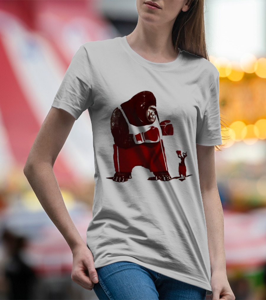 Gorilla Faces Kangaroo Boxing Match T-Shirt