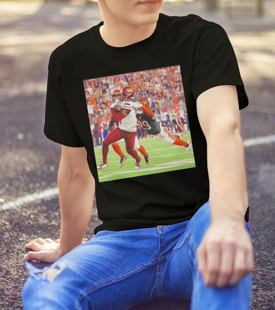 Washington Commanders Terry McLaurin Vs Cincinnati Bengals Cam Taylor-Britt Action Play T-Shirt