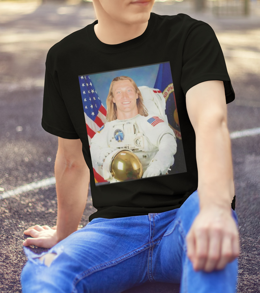 Trevor Lawrence Jacksonville Jaguars Win A Game Or Go To The Moon Astronaut USA Flag T-Shirt