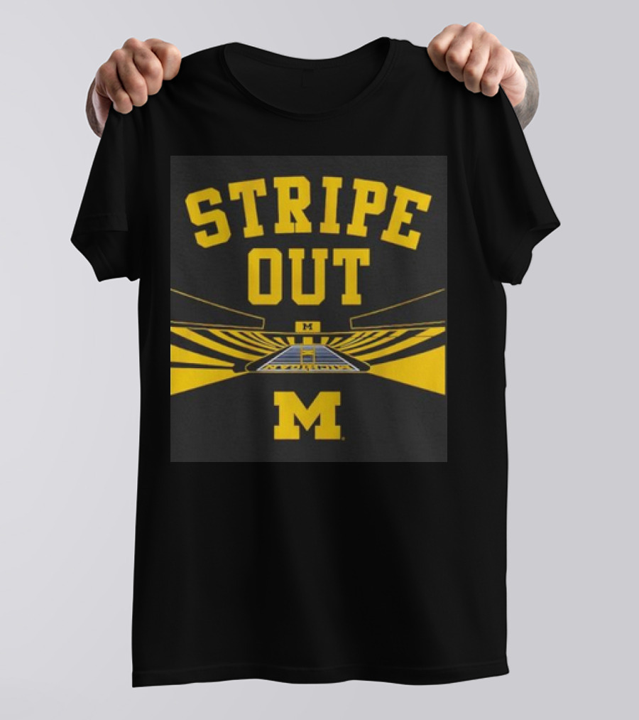 Michigan Stripe Out M Stadium Football T-Shirt