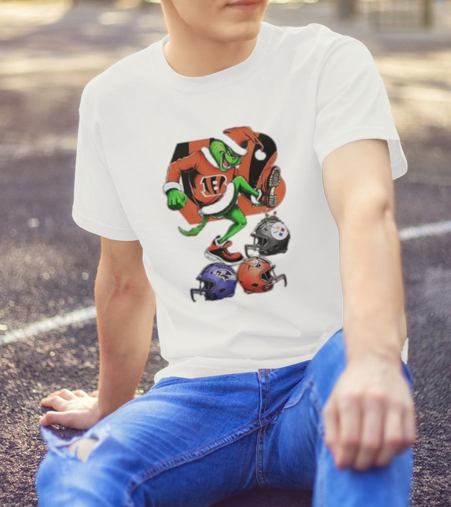 Christmas Grinch Cincinnati Bengals Stomp Ravens Browns Steelers NFL Helmets T-Shirt