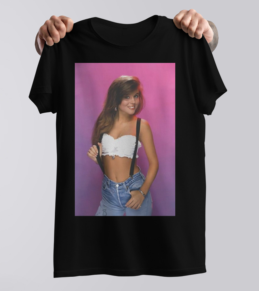 Kelly Kapowski Saved By The Bell Purple Background T-Shirt