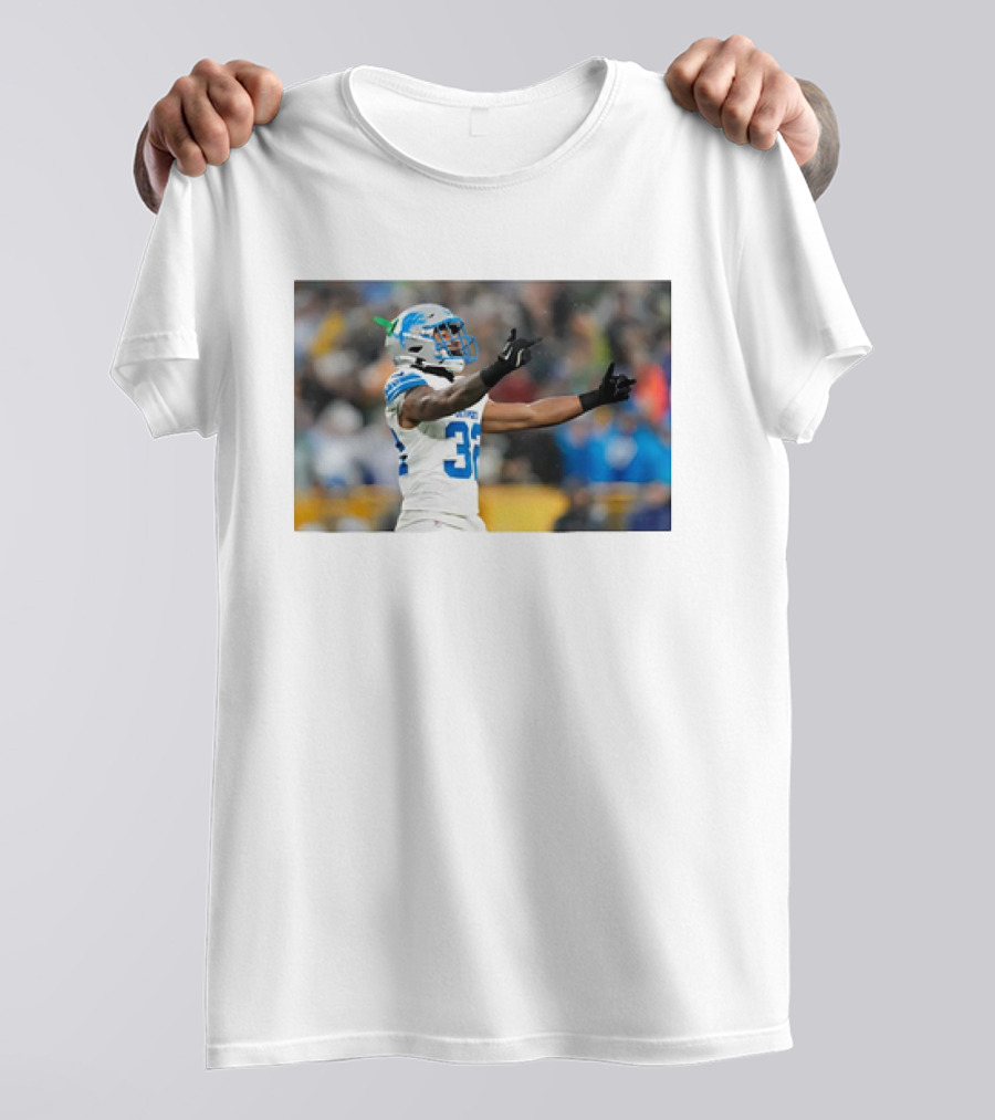 Brian Branch Lions Number 32 Gesture Towards Packers Crowd T-Shirt