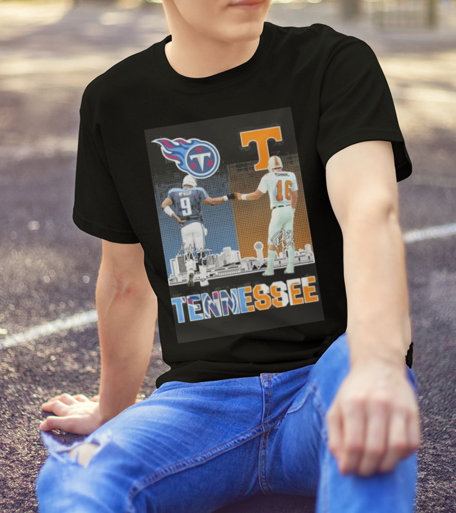 Tennessee Titans Steve McNair Peyton Manning Volunteers Skyline T-Shirt