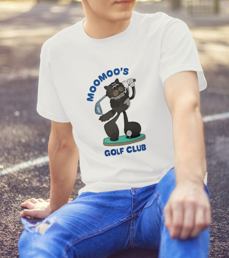 Moomoo's Golf Club Playful Cat On The Fairway T-Shirt