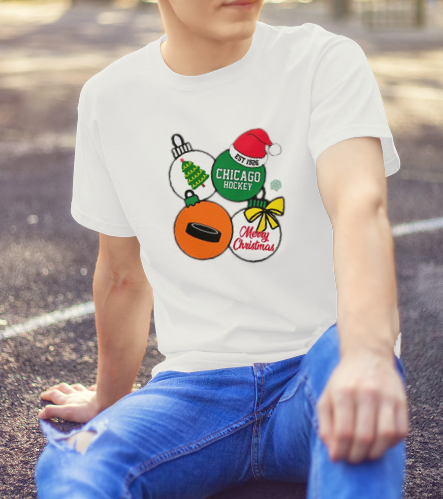 Merry Christmas Chicago Hockey Est 1926 Santa Hat Ornaments Hockey Puck Holiday T-Shirt