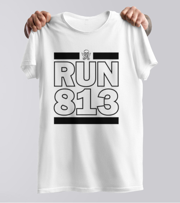 RUN 813 Tampa Bay Buccaneers Skull T-Shirt