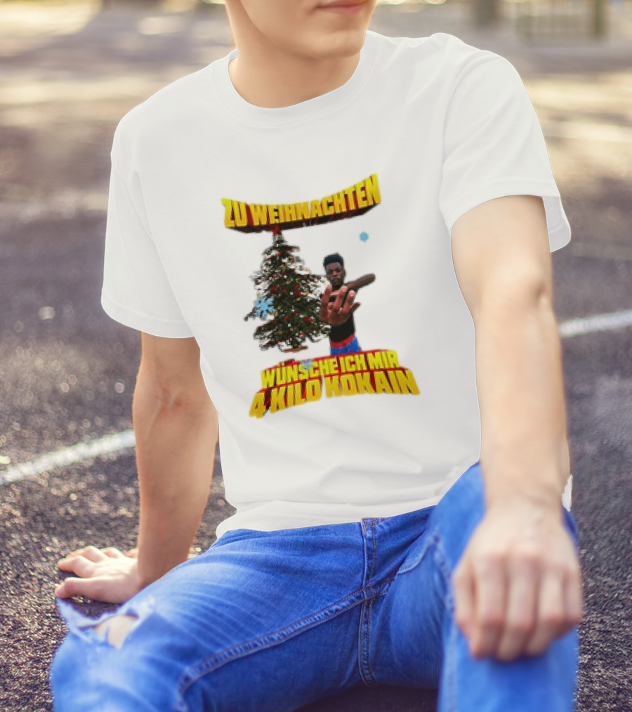 Zu Weihnachten Wünsche Ich Mir 4 Kilo Kokain Christmas Tree And Person T-Shirt