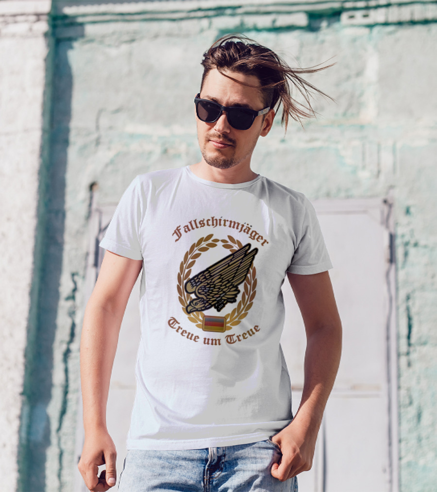 Fallschirmjäger Treue Um Treue Laurel Wreath Badge With Germany Flag T-Shirt