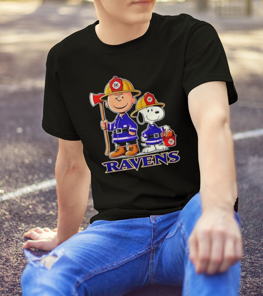 Firefighter Charlie Brown And Snoopy Baltimore Ravens T-Shirt