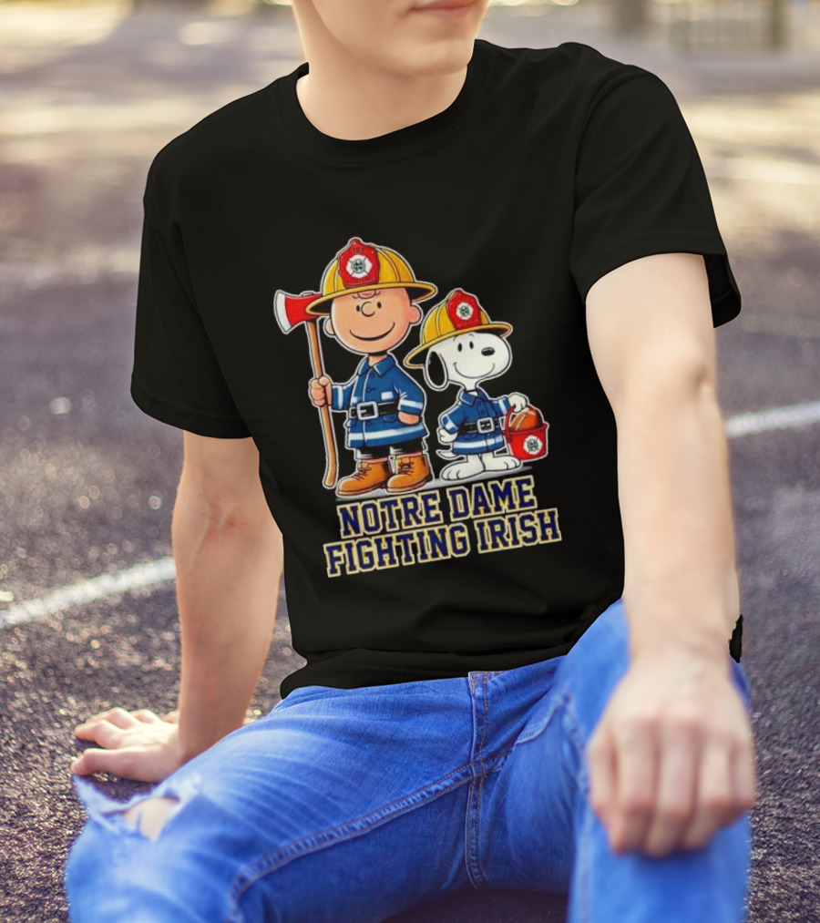 Firefighter Charlie Brown And Snoopy Notre Dame Fighting Irish T-Shirt