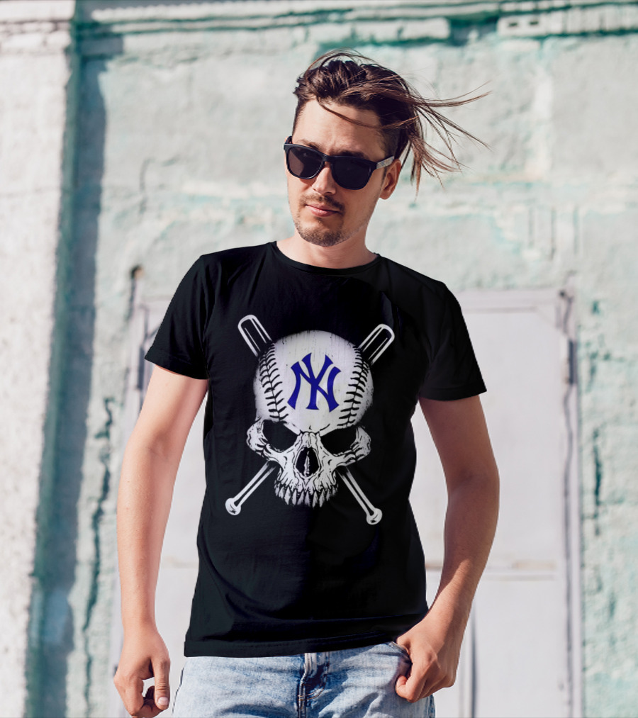New York Yankees Skull Halloween Baseball Bat Crossbones T-Shirt