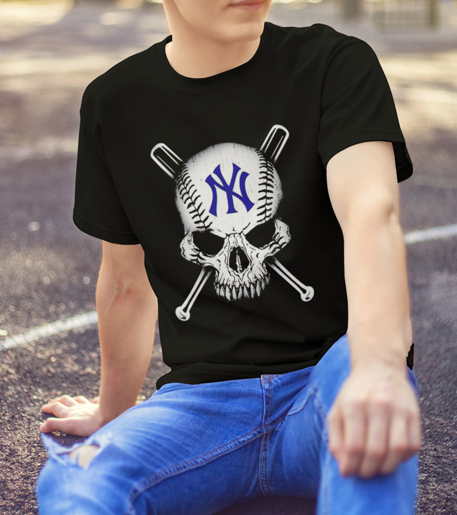 New York Yankees Skull Halloween Baseball Bat Crossbones T-Shirt