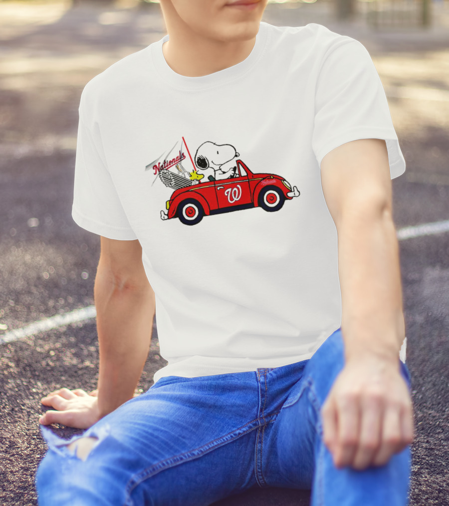 Snoopy And Woodstock In Red Car With Washington Nationals Flag T-Shirt