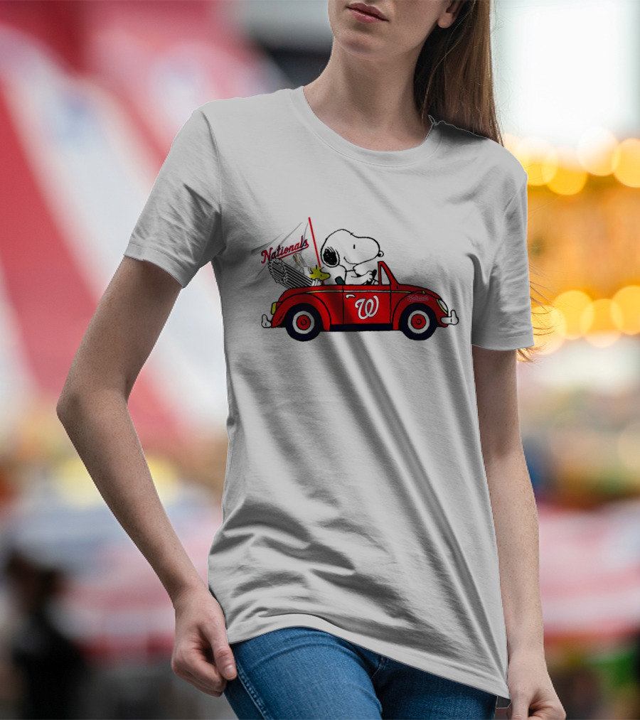 Snoopy And Woodstock In Red Car With Washington Nationals Flag T-Shirt