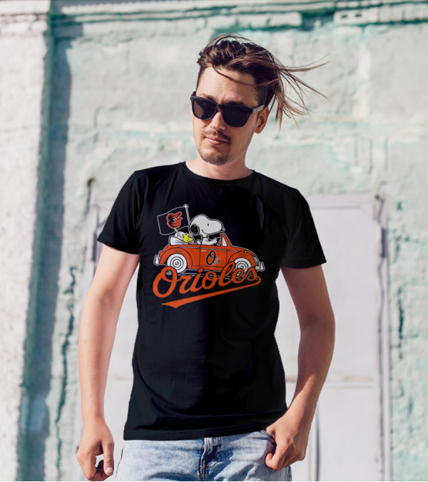 Snoopy And Woodstock Driving Baltimore Orioles Car With Flag T-Shirt