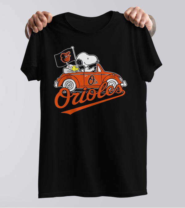 Snoopy And Woodstock Driving Baltimore Orioles Car With Flag T-Shirt