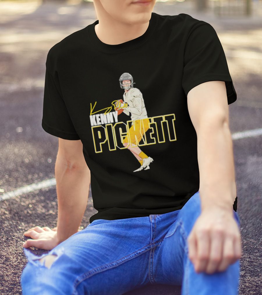 Kenny Pickett Pittsburgh Football Quarterback Pose T-Shirt
