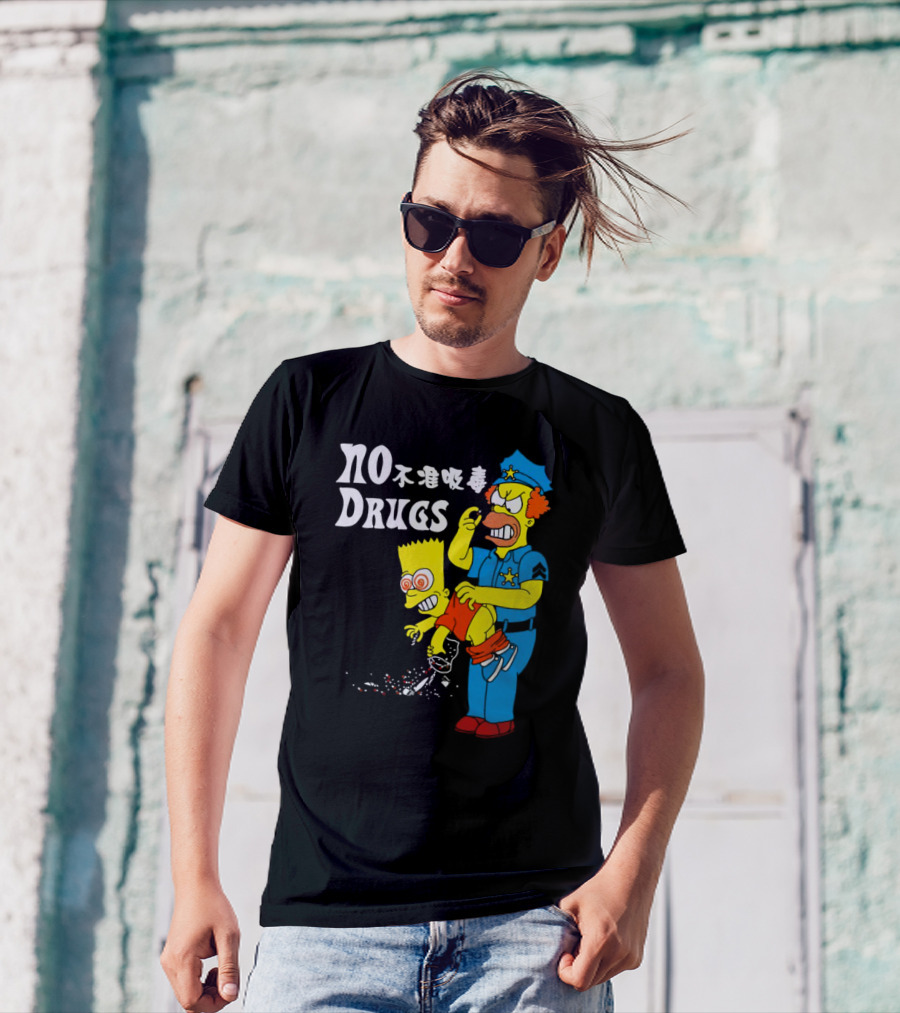 NO DRUGS The Simpson Police Officer抓住Bart Simpson不准吸毒 T-Shirt