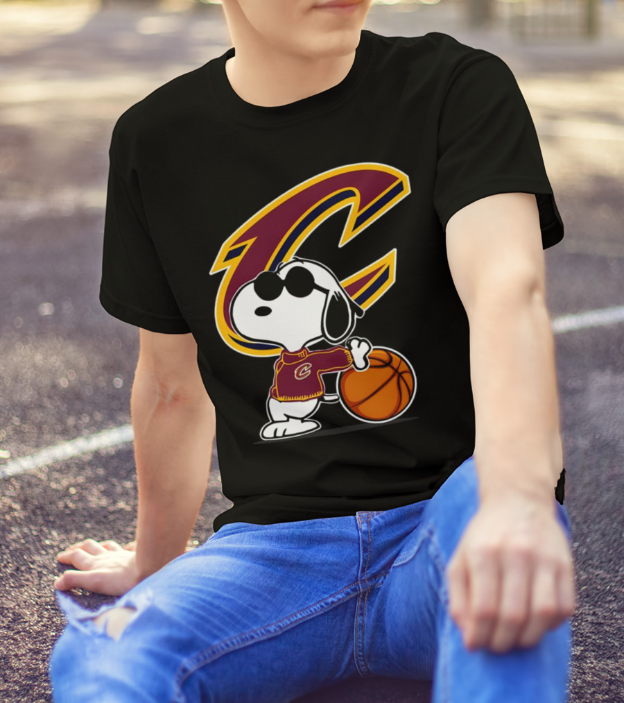 Snoopy Peanuts Cleveland Cavaliers NBA Basketball T-Shirt