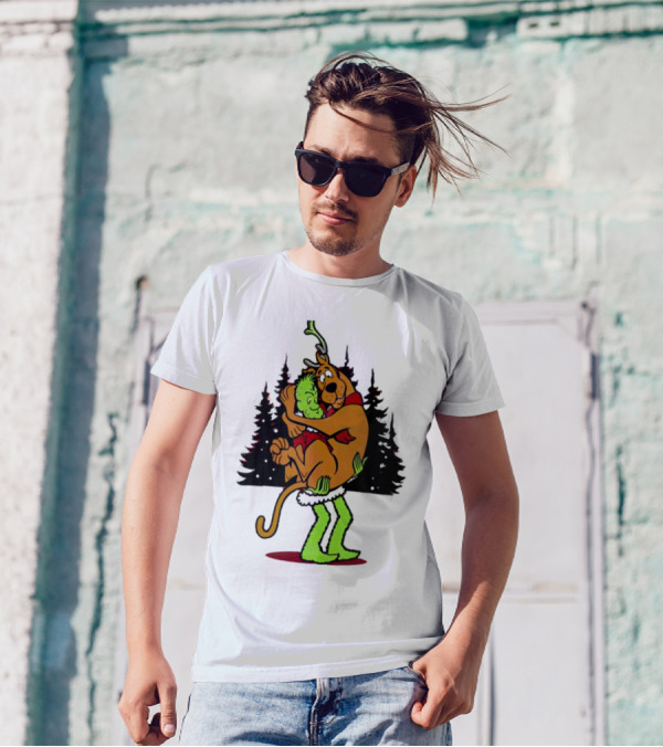 Grinch Scooby-Doo Shaggy Hug Funny Christmas Scene T-Shirt