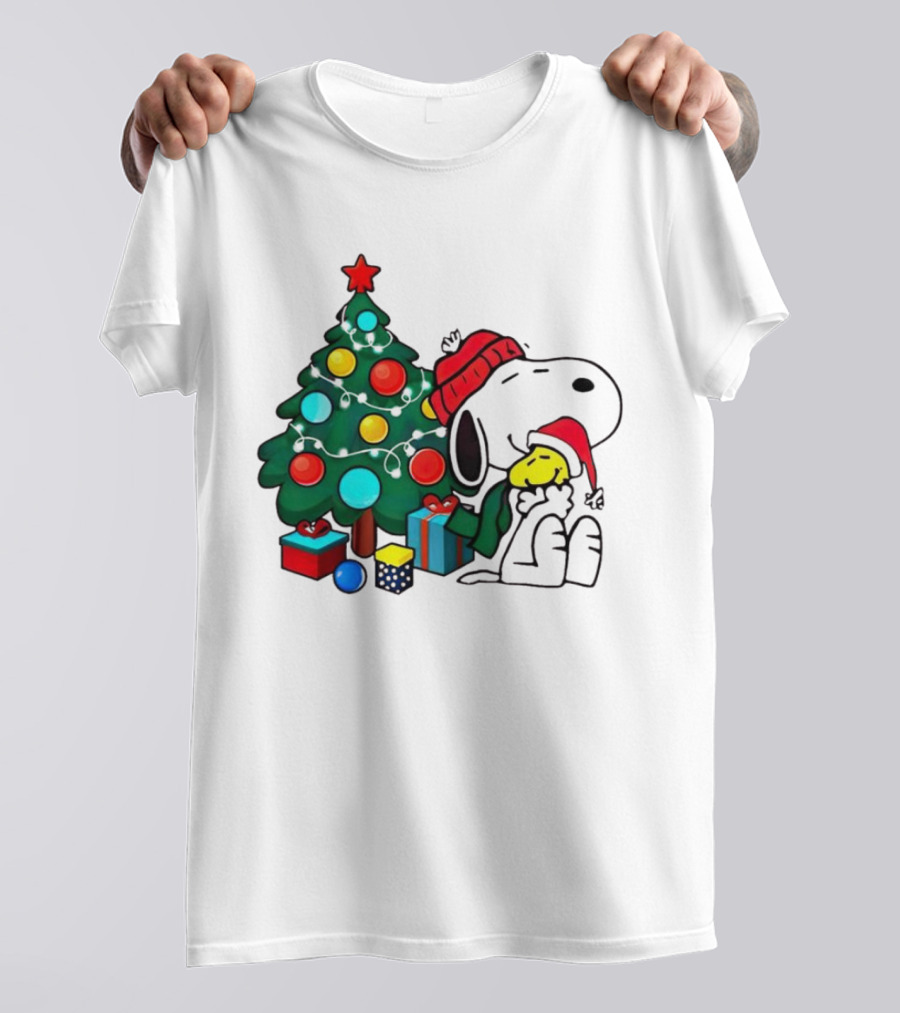 Peanuts Snoopy With Woodstock And Christmas Tree And Gifts T-Shirt