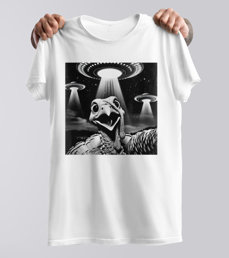 Turkey UFO Selfie Thanksgiving Outer Space Encounter T-Shirt