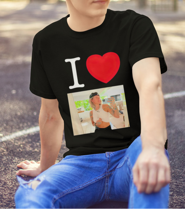 I Love Lauren Sanderson Tattooed White Crop Top Mirror Selfie Image T-Shirt